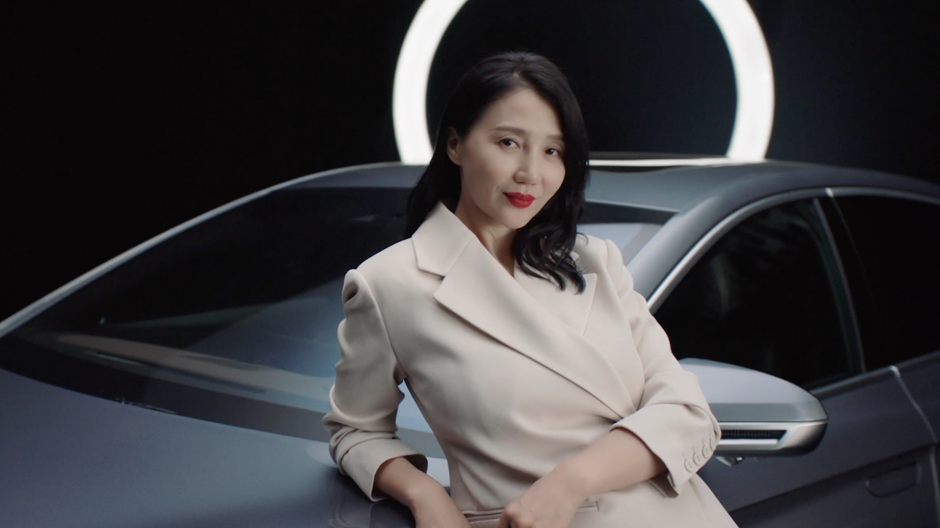阿朵 | 尊龙凯时木兰荟首位女性挚友，新民族音乐人